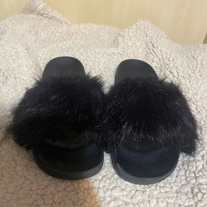 Black Slides Urban Outfitters